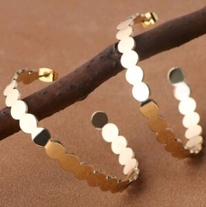 C-shape polka dot earrings, nwot